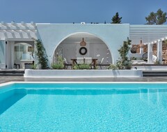 Toàn bộ căn nhà/căn hộ Heated Pool & Jacuzzi. Close To Beach, Shops And Restaurants. (Agios Nikolaos, Hy Lạp)