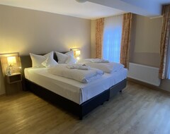 Hotelli Suite, Shower / Wc, 2 Bedrooms Up To 4 Pers. - Hotel Horchem Gmbh (Monschau, Saksa)