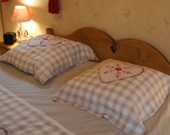 Bed & Breakfast Chambre d'hotes "LES CRETS" (Mercury, Francuska)