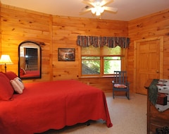 Toàn bộ căn nhà/căn hộ Buckeye Cabin, located in Weaverville, NC (Weaverville, Hoa Kỳ)