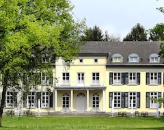 Khách sạn Hotel Schloss Gnadenthal (Kleve, Đức)