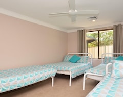 Cijela kuća/apartman Lakefront 3 Bedroom (sleeps 10) In The Heart Of Lake Macquarie, Go Ahead & Spoil Yourself (Newcastle, Australija)