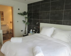 Cijela kuća/apartman Luxury Contemporary 2 Bed House With Stunning Lake Views And Free Spa Access (Fairford, Ujedinjeno Kraljevstvo)