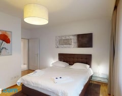 Koko talo/asunto Executive 1 Bedroom Flat, City Center (hammer 1) (Zürich, Sveitsi)