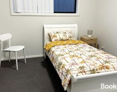 Hele huset/lejligheden Convenient And Peaceful 4br New House In Gregory Hills (Campbelltown, Australien)