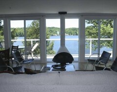 Casa/apartamento entero Awesome Lakefront:2 Br Modern, C/a, Frplace, View (Godfrey, Canadá)