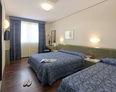Hotel Royal (Fermo, Italy)