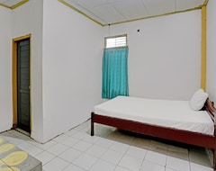 Hotelli Spot On 92446 Penginapan Aina Syariah (Tanjung Redeb, Indonesia)