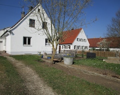 Koko talo/asunto Mayrhansahof (Altenmünster, Saksa)