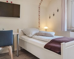 Toàn bộ căn nhà/căn hộ 2 Bedroom Accommodation In Wurster NordseekÜste (Mulsum, Đức)
