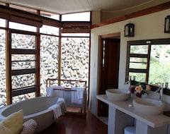 Hotel Sederkloof Lodge (Baviaanskloof, South Africa)