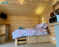 Cijela kuća/apartman Beautiful Wooden Tiny House With Hot Tub 2 (Tuxford, Ujedinjeno Kraljevstvo)