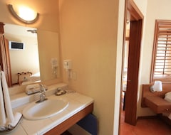Hotel Alcazar Suites (Zapopan, Mexico)