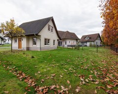 Toàn bộ căn nhà/căn hộ Villa With Sauna, In Cochem, Near The Golf Course (Ediger-Eller, Đức)