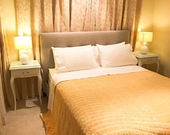 Hotelli Mountain View Bedroom (Merrimac, Australia)