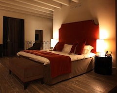Otel Podere Castel Merlo Resort (Villongo, İtalya)