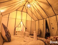 Khách sạn Mouhou Desert Camp (Merzouga, Morocco)