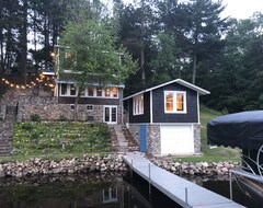 Entire House / Apartment Quaint Cabin On Picturesque Sibley Lake Pontoon Incl Thru October! Sleeps 8 (Pequot Lakes, USA)