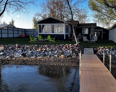 Casa/apartamento entero Lakeside Getaway On Lake Madison. Hot Tub With A View Of The Lake! (Madison, EE. UU.)