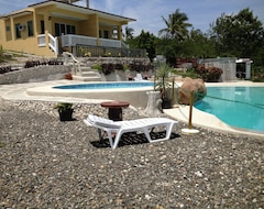 Hotel Moalboal Beach Resort (Moalboal, Philippines)