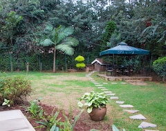 Otel Bush House & Camp (Nairobi, Kenya)