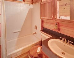 Casa/apartamento entero New Listing! Dog-friendly Wood Cabin W/ Full Kitchen & Free Wifi Near The Water! (Olga, EE. UU.)