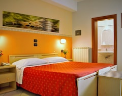 Hotel Monica (Chianciano Terme, İtalya)