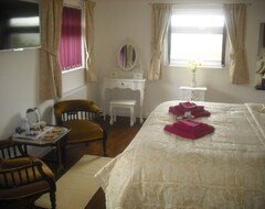 Otel Clouds Bed And Breakfast (Hartland, Birleşik Krallık)