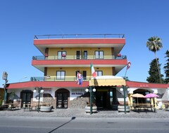 Hotel De Rosa (Boscoreale, Italy)