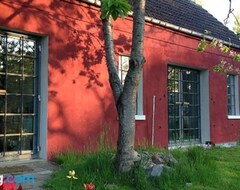 Koko talo/asunto Landhaus Mit Naturteich, Mecklenburg (Obere Warnow, Saksa)