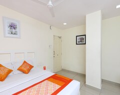 Hotel OYO 15132 Colors (Chennai, India)