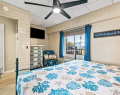 Koko talo/asunto [beachfront 1 Bedroom With Bunk Room - Walk To Pier Park] (Panama City Beach, Amerikan Yhdysvallat)