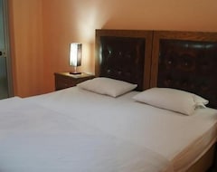 Hotel Bristol (Tirana, Arnavutluk)