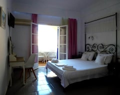 Otel Summer Holiday By Atalos Suites (Kamari, Yunanistan)