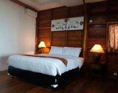 Khách sạn Marjoly Beach Resort (Lagoi, Indonesia)