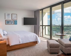 Hotel Element Fort Lauderdale Downtown (Fort Lauderdale, USA)