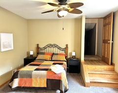 Tüm Ev/Apart Daire Entire Home Featuring Two Master Suites. Sleeps 10 Total. (Chocolay Charter Township, ABD)