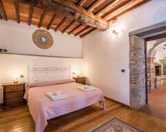 Cijela kuća/apartman Apartment Casale Rosennano - Scuderie With Shared Garden & Wi-fi (Tessennano, Italija)