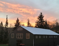 Koko talo/asunto New Barn Lodging, Minutes To Lake And Trails Sleeps 14+ (Bow, Amerikan Yhdysvallat)