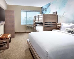 Cambria Hotel & Suites Anaheim - Resort Area (Anaheim, USA)