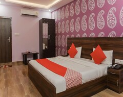 Otel OYO Red Velvet Rooms & Banquet (Faridabad, Hindistan)