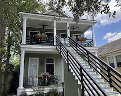 Tüm Ev/Apart Daire A Very Rare Find - Elegant Audubon Park Uptown Town Home-temporary Special Rates (New Orleans, ABD)