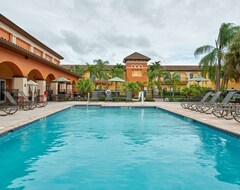 2 Connecting Suites With 2 Beds And 2 Sofabeds At A Full Service Hotel By Suiteness (Sarasota, ABD)