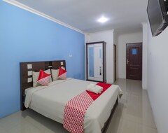 Khách sạn Oyo 3747 Comfort Residence (Depok, Indonesia)