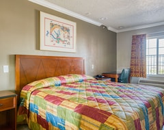Motel Passport Inn & Suites (Corona, ABD)