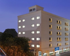 Hotel City Heart Sarovar Portico (Ludhiana, Indija)