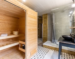 Cijela kuća/apartman Vacation Home Pierre Et Espace Bien-être With Private Pool, Sauna & Wi-fi (Vertheuil, Francuska)