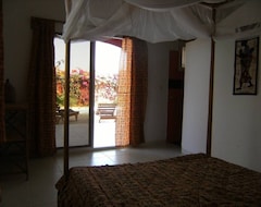 Cijela kuća/apartman Somone: Private Villa Not Overlooked, Staff Included. Wifi, Tv, Air Conditioning, 500M Beach (Mbour, Senegal)