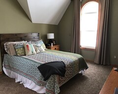 Cijela kuća/apartman Evl At Its Best! Newly Remodeled 4-bedroom Private Chalet W/ Wifi! (Olean, Sjedinjene Američke Države)