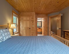 Toàn bộ căn nhà/căn hộ Mount Brook Cabin At Sunday River - Sauna, Fireplace, Mtn Views, Privacy, Deck (Newry, Hoa Kỳ)